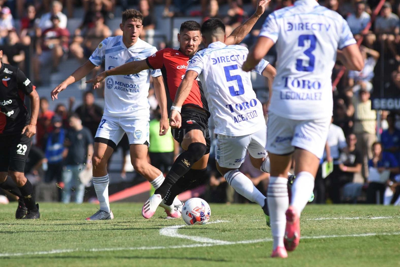 Colón derrotó 3 a 1 a Godoy Cruz por la segunda fecha de la Liga Profesional. El partido se jugó en Paraná.