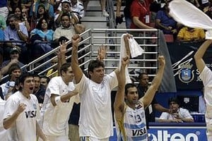 EFE El partido era crucial para las aspiraciones argetninas, y se notó en el festejo final.