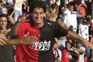 Flavio Raina Con los goles al Partenón: Ismael Blanco, el jugador de moda en el  paserío  del fútbol argentino, está a punto de transformarse en jugador del AEK de Grecia. Ahora sí, parece que el  Zungui  se va.