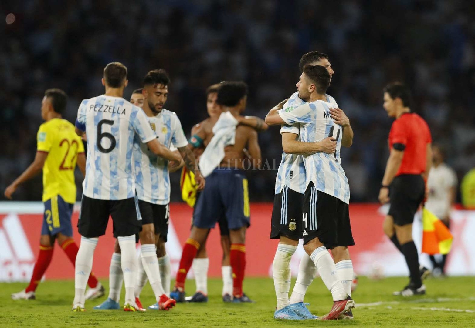 Argentina le ganó 1 a 0 a Colombia en una nueva fecha de las eliminatorias que da los pasajes para el Mundial que se jugará en Qatar a partir del 21 de noviembre de este año.