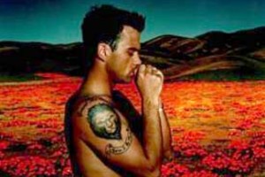 Archivo Robbie Williams busca cambiar para seguir vivo.