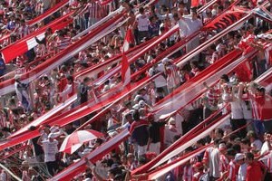 ELLITORAL_42308 |  Mauricio Garín El estadio tendrá un lleno total, sea cual fuere el resultado de San Juan, que empieza a las 13. Las entradas se venden a partir de las 9 en la sede del club.