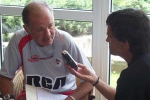El Litoral Alejandro Sabella en la siesta veraniega de Cariló, cuando concedió una entrevista exclusiva a El Litoral.