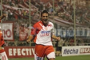 ELLITORAL_40068 | Luis Cetraro En su tierra. Fausto Montero es oriundo de Entre Ríos y allí jugará el jueves ante Patronato. La dirigencia de Unión quiere asegurarse dos cosas: garantías con un árbitro acorde a las circunstancias y que los hinchas no viajen a Paraná.