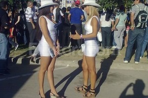 Rodrigo Orellano La simpatía de las chicas del TC 2000 se destacó en las tres jornadas del Callejero santafesino.