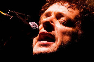 Archivo El Litoral. El intérprete argentino, de 51 años, padeció un evento vascular isquémico con afasia de expresión y problemas para hablar .