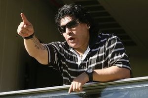 DyN La última aparición pública de Diego Maradona, el jueves de la semana pasada, en su palco de La Bombonera, durante el superclásico entre Boca y River.