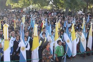 Guillermo Di Salvatore En nuestra ciudad, frente a la Basílica de Guadalupe, Monseñor Arancedo ofreció la misa por el Bicentenario.