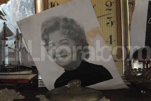 ELLITORAL_38623 | Amancio Alem A la poeta asesinada ayer, Dora, vecina y amiga de Elvira Cudde, la recuerda ahora con sus ojos claros y los cabellos blancos.