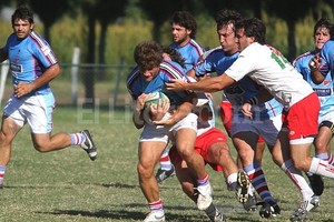 ELLITORAL_40225 | Luis Cetraro El control de la pelota será uno de los factores de capital importancia para que el representativo santafesino pueda imponer condiciones ante su clásico adversario.