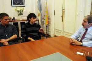 DyN Hugo Suppo y Andrés Destéfani -hermano e hijo de Silvia Suppo- estuvieron anoche en Casa de Gobierno, donde recibieron el apoyo de la presidenta Cristina Fernández.