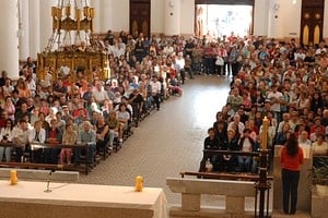 Néstor Gallegos Gracias a la colaboración de la gente , la Basílica ostenta el fruto de las obras de restauración que se realizaron recientemente.