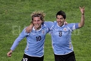 ELLITORAL_44033 |  EFE Las dos cartas de triunfo de Tabárez siguen dando satisfacciones a los orientales.