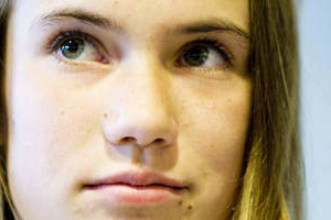 EFE La pequeña tiene 14 años y quiere ser la mujer más joven en dar la vuelta al mundo en solitario.