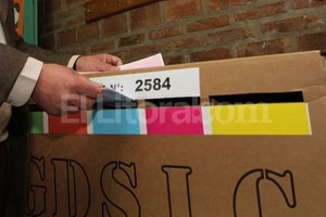 ELLITORAL_41888 | Amancio Alem La nueva urna no alcanzó por el tamaño de los votos