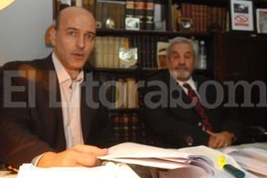 ELLITORAL_46817 |  Mauricio Garín. El procurador Hugo Benuzzi es el vecino que a título personal recurrió a la Justicia, patrocinado por el abogado Osvaldo Ringa.