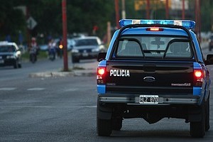 Mauricio Garín La Policía santafesina cuenta con unos 18.000 efectivos. La Legislatura tiene en su agenda una ley para producir modificaciones a la reforma iniciada en 2006.