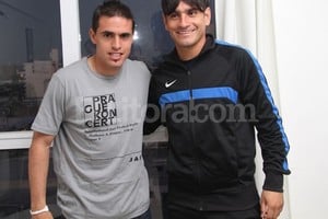 ELLITORAL_45516 |  Amancio Alem Héroes rojiblancos, villanos rojinegros. Fausto Montero y Paulo Rosales, en el departamento del primero, revivieron una victoria inolvidable.