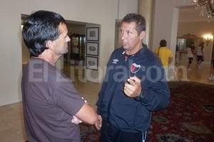 El Litoral El profesor Pablo Virgilio en el lobby del Hotel Hermitage en Mar del Plata, dialogando con El Litoral.