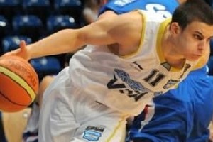 Gentileza CABB Martín Mazzone maneja la bola .