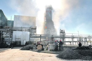 Flavio Raina La turbina de Central Térmica Brigadier López mide 6,5 metros de altura y pesa 320 toneladas.