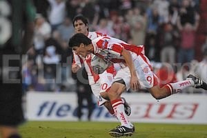 ELLITORAL_41438 |  Mauricio Garín El Flaco, con otra compañía. Esta mañana, Darío Kudelka armó la práctica más importante de fútbol. No se descarta que a Quiroga lo acompañe otro delantero.