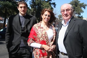 Guillermo Di Salvatore Distinguidos. El Dr. Héctor Busaniche (derecha) junto a la doctores Marisa González Broin y Lucas Motura.