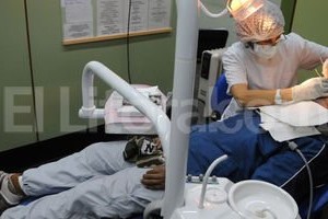 Archivo El Litoral. Detección temprana. La asistencia periódica al consultorio es muy importante para conservar las piezas dentales y bajar la incidencia de las caries y las enfermedades en las encías.