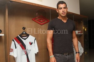 Amancio Alem. ¿Todo okey Gerardo? Alcoba y la primera foto que se sacó en Santa Fe, apenas llegado al hotel de campo.