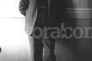 Archivo El Litoral Leopoldo Lugones. Al momento de morir era un hombre con muchos problemas. Problemas personales, económicos y afectivos. También problemas políticos. Pero nadie se mata sólo porque tenga problemas.