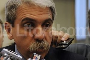 DyN (Archivo) Toda esta gente, los Prat Gay, los Redrado, los Broda, se hacen los piolas, siempre pagados por intereses no nacionales para decir las estupideces que dicen y denostar al Gobierno , indicó el ex jefe de Gabinete.