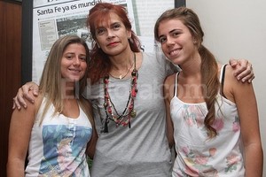 Guillermo Di Salvatore Marilín Luna, mamá de Belén, y las amigas que iban en el taxi la noche del trágico accidente.