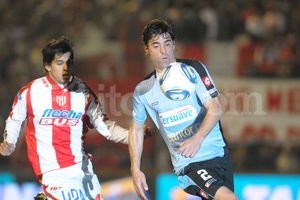 Luis Cetraro Pablo Magnín fue el autor del gol en el amistoso de esta mañana en Rafaela y se convirtió en el goleador de Unión en la pretemporada. La foto lo muestra en el partido del Apertura ante Belgrano, cuando le tocó jugar.
