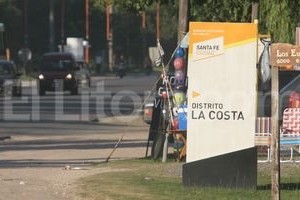 Archivo El Litoral Los vecinos se juntaron ayer para pedir por la obra que lleva varios años de espera.