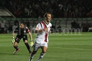 ELLITORAL_46056 | Pablo Aguirre El DT confía ciegamente en las condiciones de Higuaín. En la fecha pasada, el Pipa volvió a sonreír.