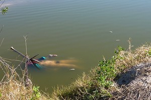 ELLITORAL_29825 |  Danilo Chiapello El cuerpo apareció flotando en aguas del reservorio ubicado a un costado de la avenida de Circunvalación Oeste.