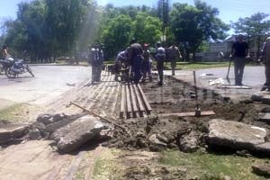 ELLITORAL_50080 | Rodrigo Orellano Los operarios comenzaron las tareas en las primeras horas de esta mañana.