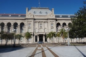 ELLITORAL_58189 |  Archivo El Litoral El gobierno asegura que se produjo  un ahorro interesante en los gastos  y que se busca tener  un monto de deuda administrable .