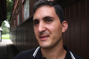 Alejandro Villar El  mecatrónico . Adolfo Basutto se recibió de una carrera técnica que crece.