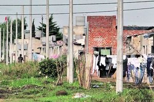 Mauricio Garín 4 meses. Desde el 3 de abril está ocupado el plan de viviendas Santa Rita II, ubicado al norte de la cuidad, en Chaco y Alsina.