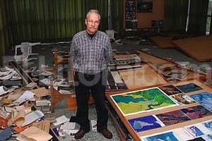 ELLITORAL_31865 |  Flavio Raina Jorge Coghlan, vicepresidente del Code, en medio del caos que dejaron los vándalos.