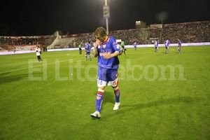 Flavio Raina Sebastián Vidal será el acompañante de Bruna, en el mediocampo, para visitar a Arsenal.