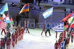 El taekwondista le agradeció a Luis Scola por cederle el honor de portar la insignia patria en la fiesta de clausura.