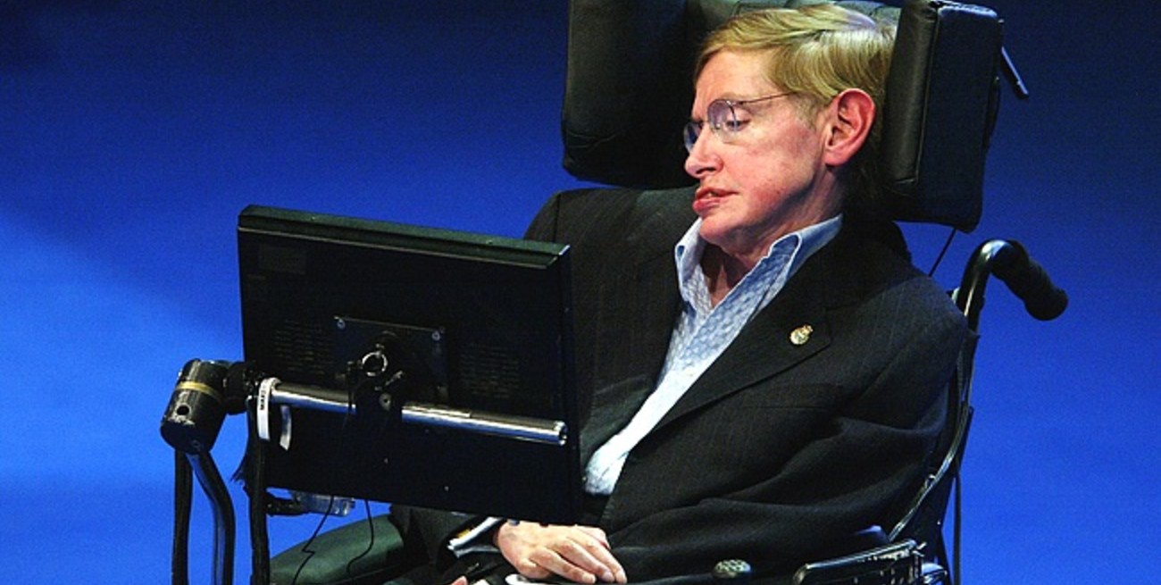 El científico Stephen Hawking ve posible que el hombre algún día pueda viajar al futuro