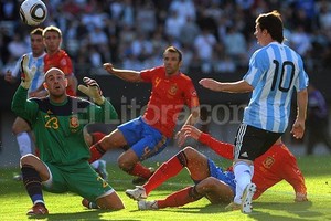 Telam 1-0: gol de Messi.