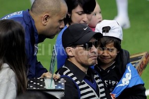 ELLITORAL_78531 |  DyN (Archivo) Fernando Cáceres, rodeado de sus seres queridos. En 2009 le dispararon y sufre secuelas para toda la vida.