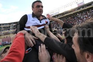 ELLITORAL_94773 |  Pablo Aguirre Es inmerecido lo que está sufriendo la gente y este equipo , tiró Osella.