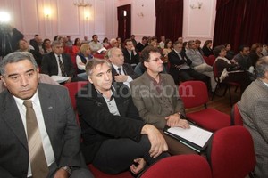 Amancio Alem Por tercera vez, Santa Fe celebró audiencias públicas previas a las modificaciones tarifarias. El marco legal vigente (diseñado para la privatización de los ?90) no las había previsto.
