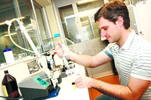 Luis Cetraro Alejandro Barbarini fue reconocido por su exitosa empresa Lipomize, preincubada en la UNL.