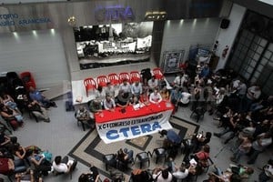 DyN El congreso de Ctera retrucó ayer al gobierno nacional. El paro de 48 horas quedaría confirmado esta tarde si el Ejecutivo saca el aumento sin acuerdo y por decreto.